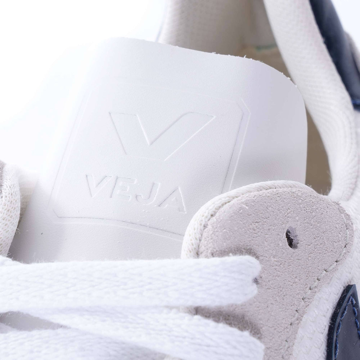 White Mesh Sneakers U406