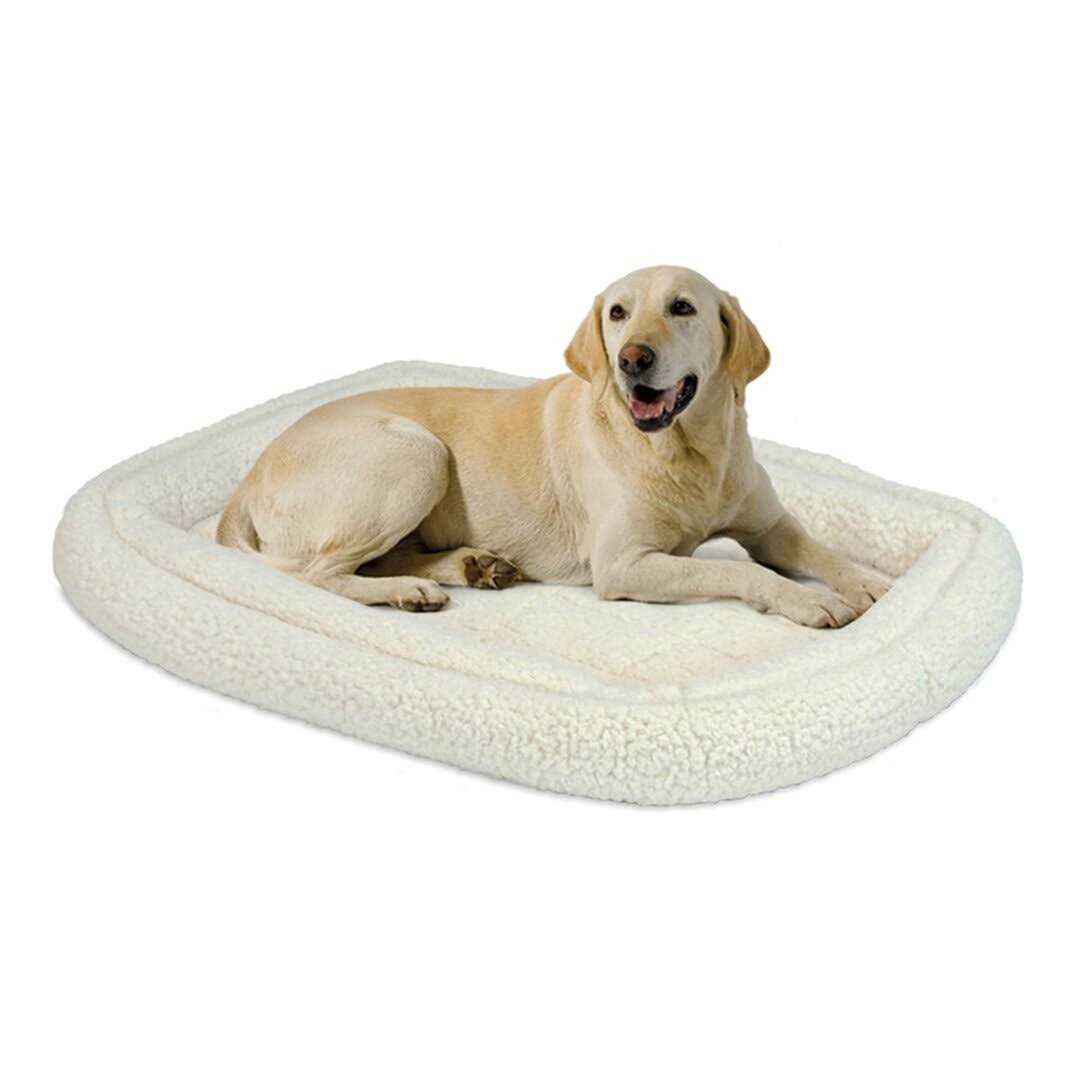 Double Bolster Bed I40517