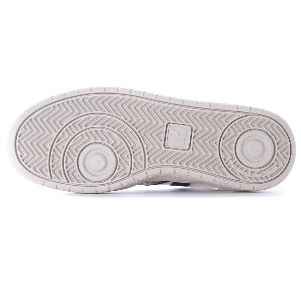 White Mesh Sneakers U406