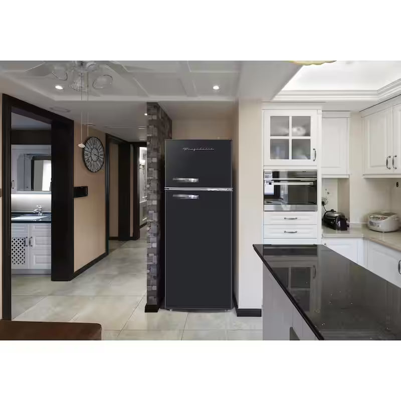 Black 7.5 cu. ft. Mini Fridge with Top Freezer H870