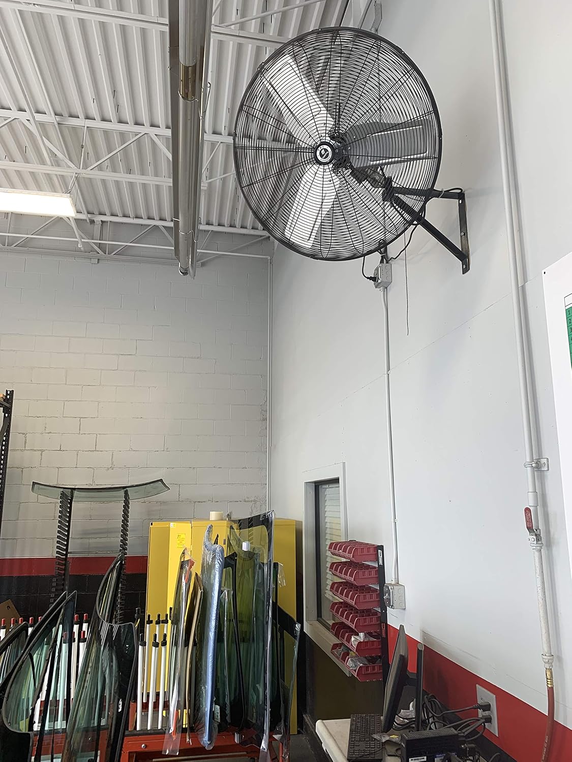 Commercial Wall Mount Fan W539