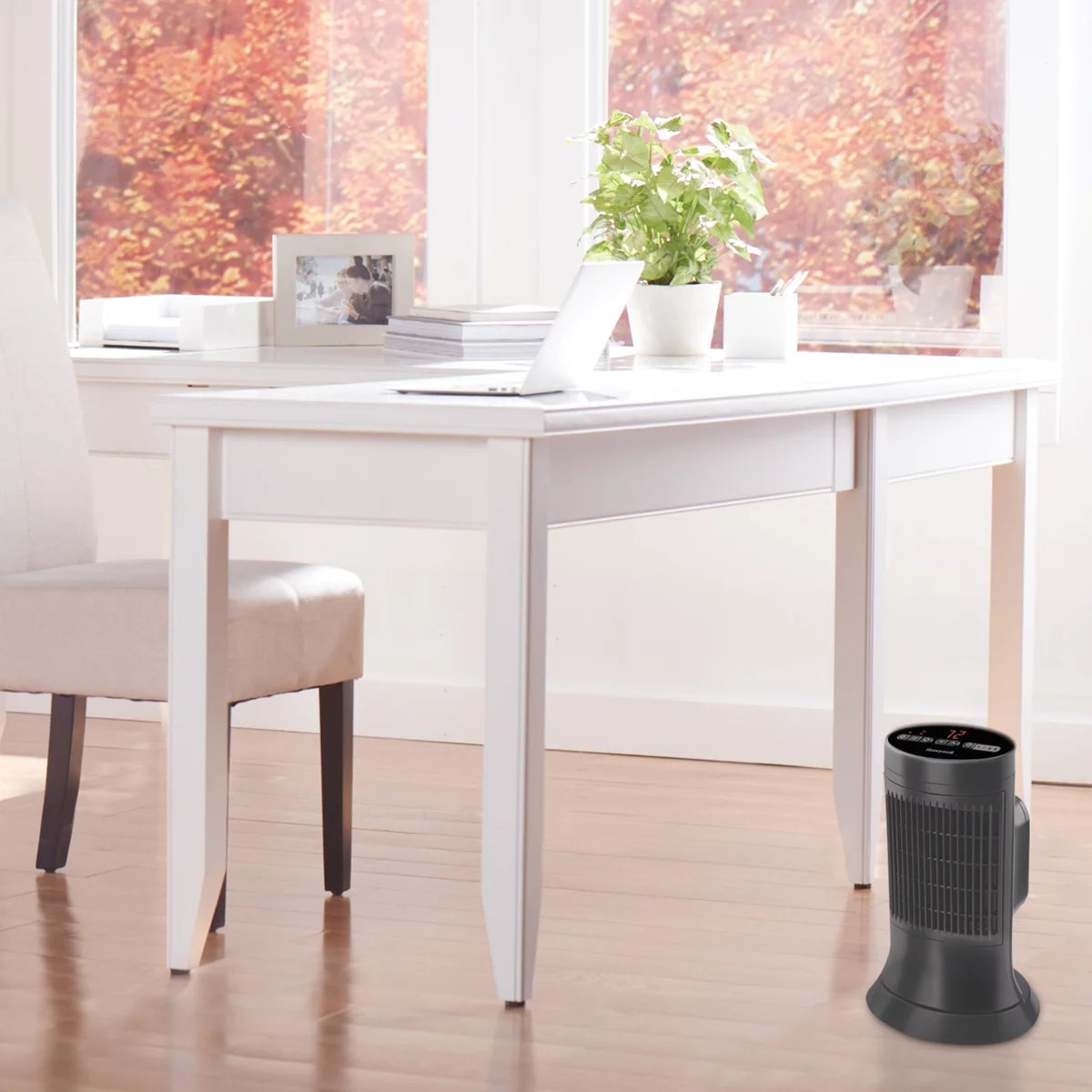 Black Digital Ceramic Compact Heater B637