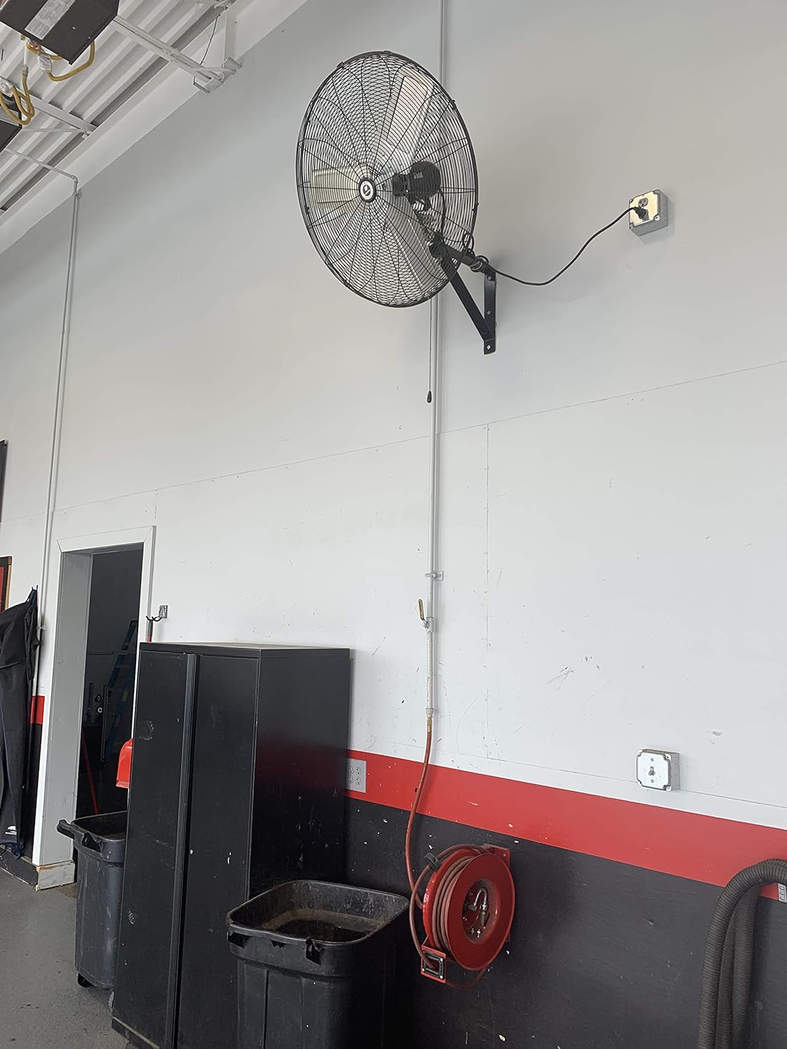 Commercial Wall Mount Fan W539