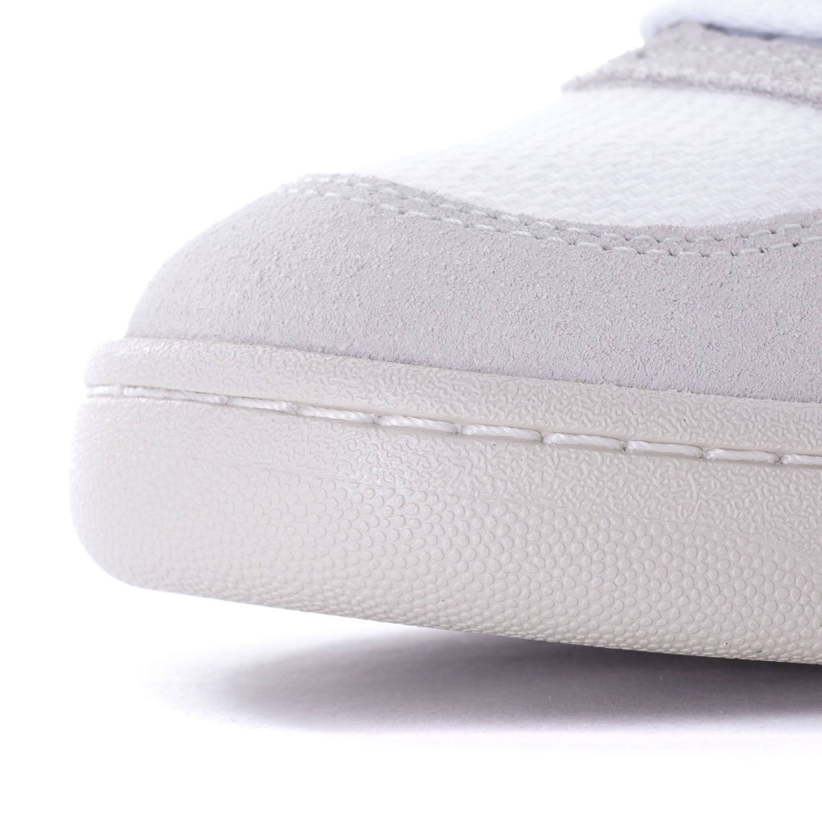 White Mesh Sneakers U406