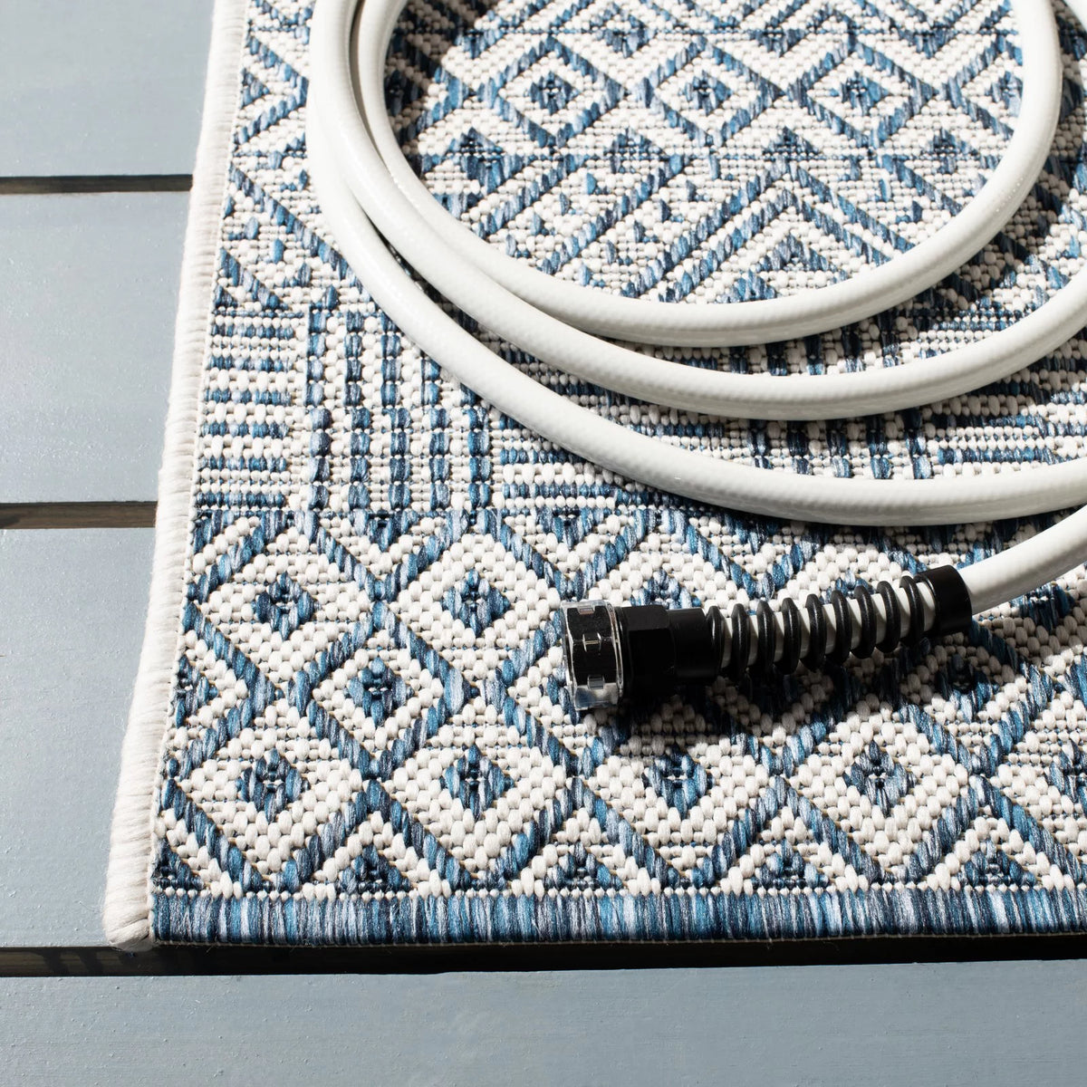 Blue Navy Geometric Area Rug H50646